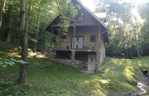 Loudonville Cottage | Mohican river and Mohican state park cottage