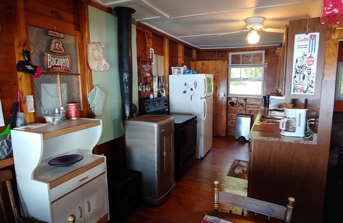 Centre Hastings Cabin | Moira Lake Waterfront Cottage in Madoc