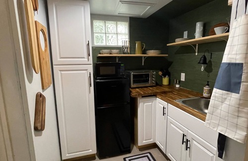 Historic District House | Mojito Studio- Walk to everything Beaufort has to offer!