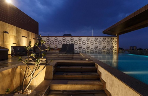 Yelahanka Apartment | Moksh Pool & Spa Suites