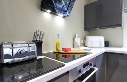 Melton Mowbray Cottage | MOLLY'S WAY, pet friendly, with a garden in Melton Mowbray