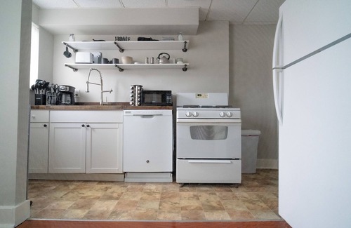 Bloomfield House | Momma Mary's Place @ Lawrenceville