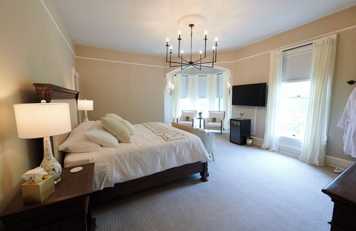 Oconomowoc Hotel | Mon Bijou