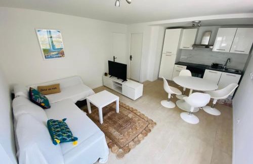 Le Pradet Apartment | Mon littoral (rez-de-jardin) 100 m de la plage
