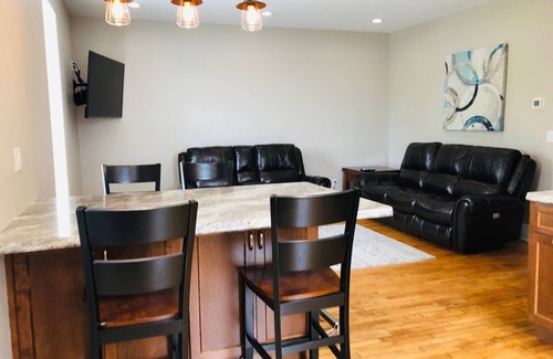 Green Lake Apartment | Mona K's-Big Green Rental