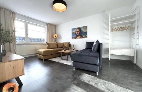 Western Ring Area Apartment | Mona Lisa, Komplette Wohnung, 24h Check-in, mit Parkplatz, Balkon, 2x Smart TV, Zentrum