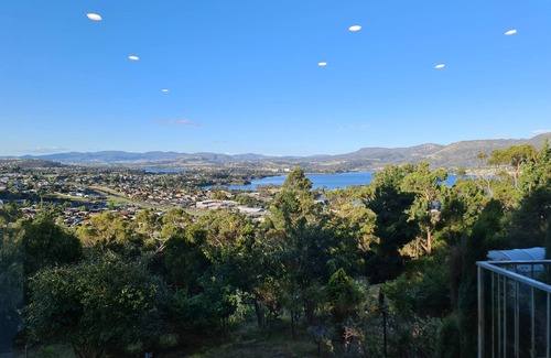 Rosetta Apartment | MONA Vista, overlooking Museum of Old and New Art (MONA) & the River Derwent.