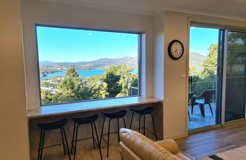 Rosetta Apartment | MONA Vista, overlooking Museum of Old and New Art (MONA) & the River Derwent.