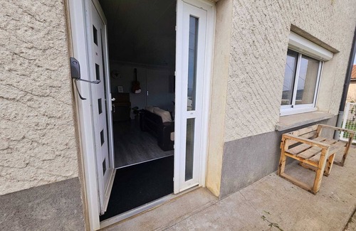 Nonette Apartment | MonacellA, T2 apartment with garden 10 min from Issoire. Comfortable and quiet.