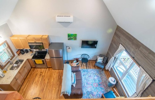 Elkin Cabin | Monarch Cabin | WiFi & River Access