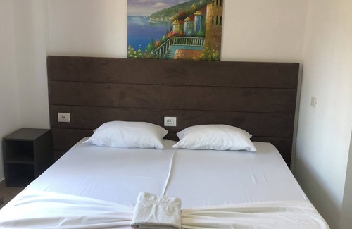 Sarande House | Monas Guesthouse