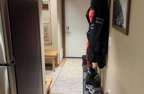 Big White Ski Resort House | Monashee Inn. @ Big White.