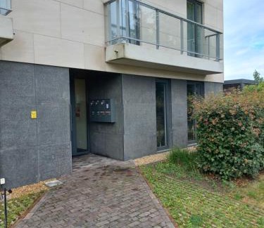 Wezembeek-Oppem House | Monastery Garden - nice appartment with 1 double room and 2 single rooms - children welcome - 20 min center Brussels
