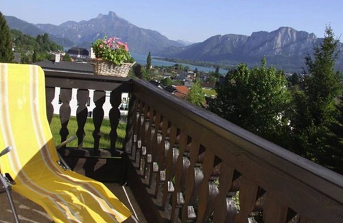 Tiefgraben Apartment | Mondseeblick - Balcony - House GUEST BUILDER (Fam. STALL INGER)