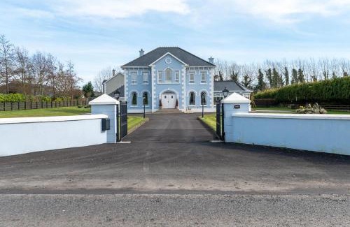 Saint Johnston Villa | Mongalvin