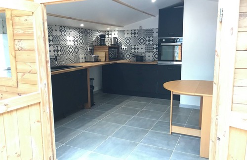 Ernes Cabin | Mongolian Yurt set in beautiful gardens with private kitchen/bathroom & jacuzzi