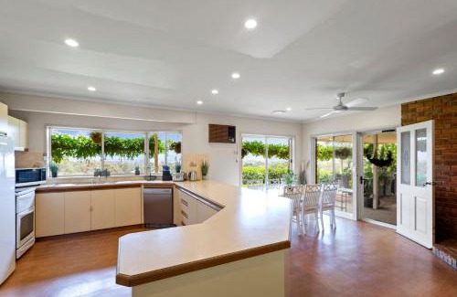 Mansfield House | Monkey Gully Retreat - Mansfield - Sleeps 9