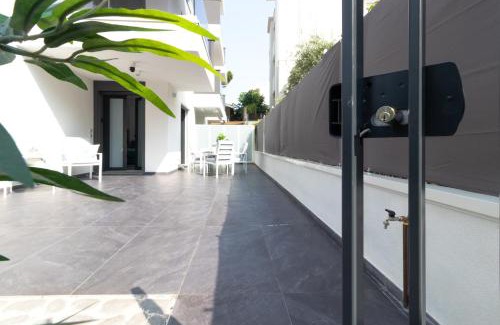 Fogliano Marina House | Monkey house