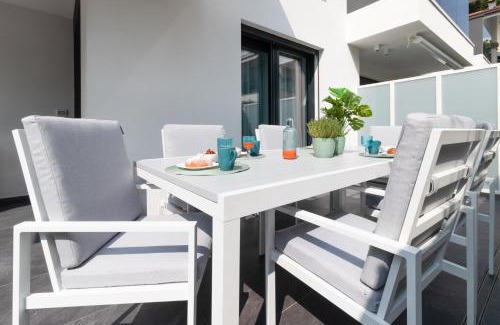 Fogliano Marina House | Monkey house