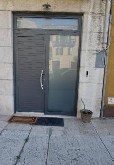 Borgo Venezia Apartment | Monolocale Trainspotting