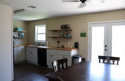 Port O Connor House | Monroe Bungalow - Port O'Connor