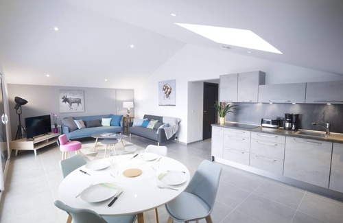 Sevrier Apartment | Mont Blanc Apartment - Lake View Floor 2