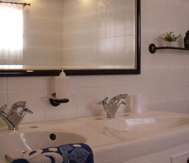 Montenegro House | Monte da Ria Guest House