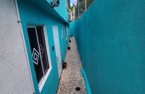 Montego Bay Apartment | Montego Bay Rooms and Tours