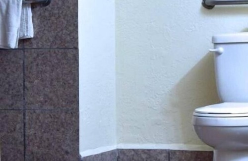 Munras Avenue Hotel | Monterey Pines Inn