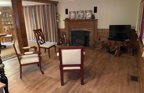 Holland House | Monthly Holland Center. Fabulous LARGE House. Walk bike & hike from home.