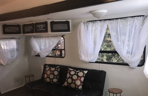 Waller House | Monthly, Weekly, Nightly Rate-Lovely RV in Rustic Surroundings Texas Renaissance
