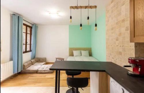Quartier de Rochechouart Apartment | Montholon1 Charming Apt LaFayette and Opera