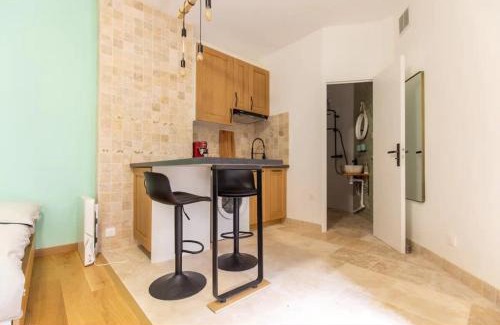 Quartier de Rochechouart Apartment | Montholon1 Charming Apt LaFayette and Opera