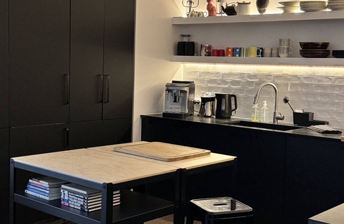 Quartier de la Goutte-d'Or Apartment | Montmartre at 500m! Large Loft Nestled in a Quiet Courtyard, in a Vibrant Area