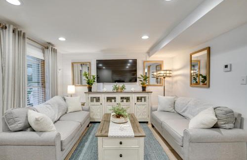 Northwest House | Montpelier Lake House with Deck, Dock and Fireplace!
