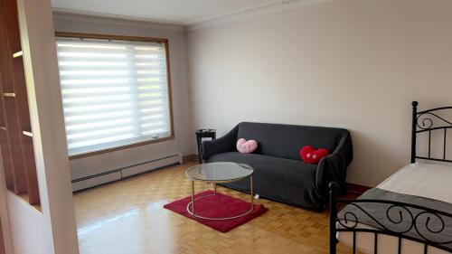 LaSalle Apartment | Montreal One-Bedroom Apartment Number2 with shared-bathroom and shared kitchen