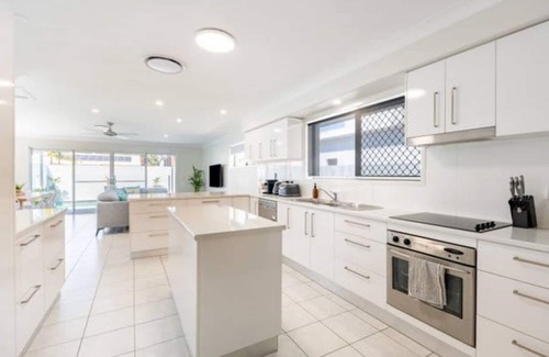 Mooloolaba House | Mooloolaba · Escape to Mooloolaba - Feel At Home in Style