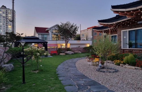 Chuncheon House | Moon Drawing Goeun