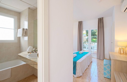 Coves Noves Hotel | Moon Dreams Marina Parc