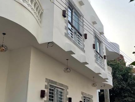Luxor Apartment | Moon House of Luxor with Balcony Street View