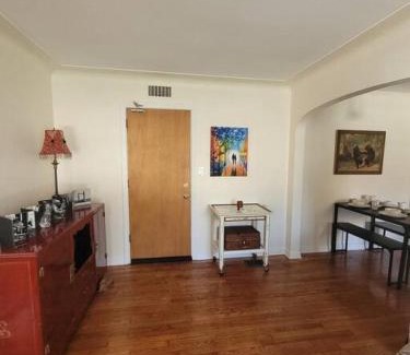 Crescent Lake Apartment | Moon Lakeview Apt at Crescent Lk