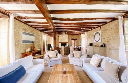 Castels et Bezenac Villa | Moon River Grande Maison