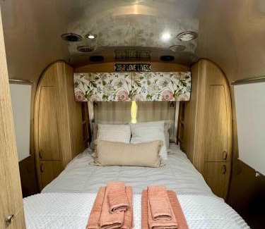 Crellin House | Moonbeam Airstream