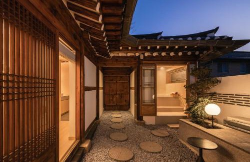 Gahoe-dong Apartment | Moonlight Hill