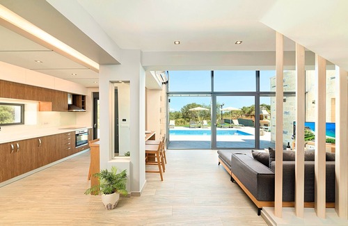 Mathes Villa | Moonlight Maxima Villa Heated Pool