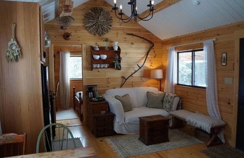 Waterbury Cabin | Moonlight Woods - Gardener's Log Cabin