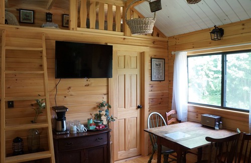 Waterbury Cabin | Moonlight Woods - Gardener's Log Cabin
