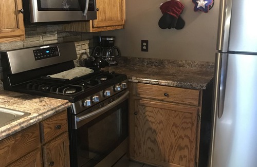 Big Bear Lake Cabin | Moonridge Retreat-Spa/BBQ/4 Season Retreat-Blocks from both mountain bike parks