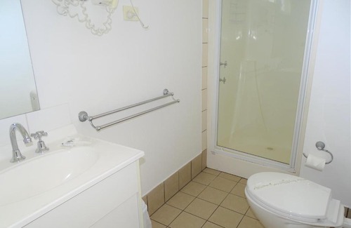 Moonta Bay House | Moonta Bay Cabins - Cabin 10