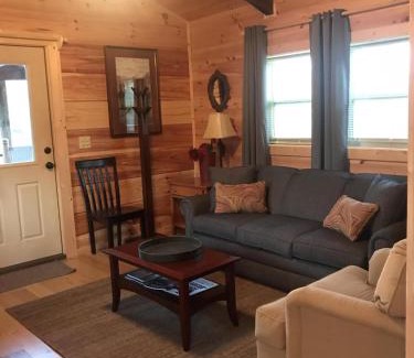 Tryon House | Moore Road Cabin 1 Pet Friendly